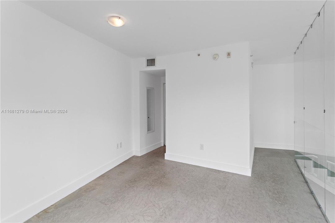 For Rent: $3,300 (1 beds, 1 baths, 750 Square Feet)