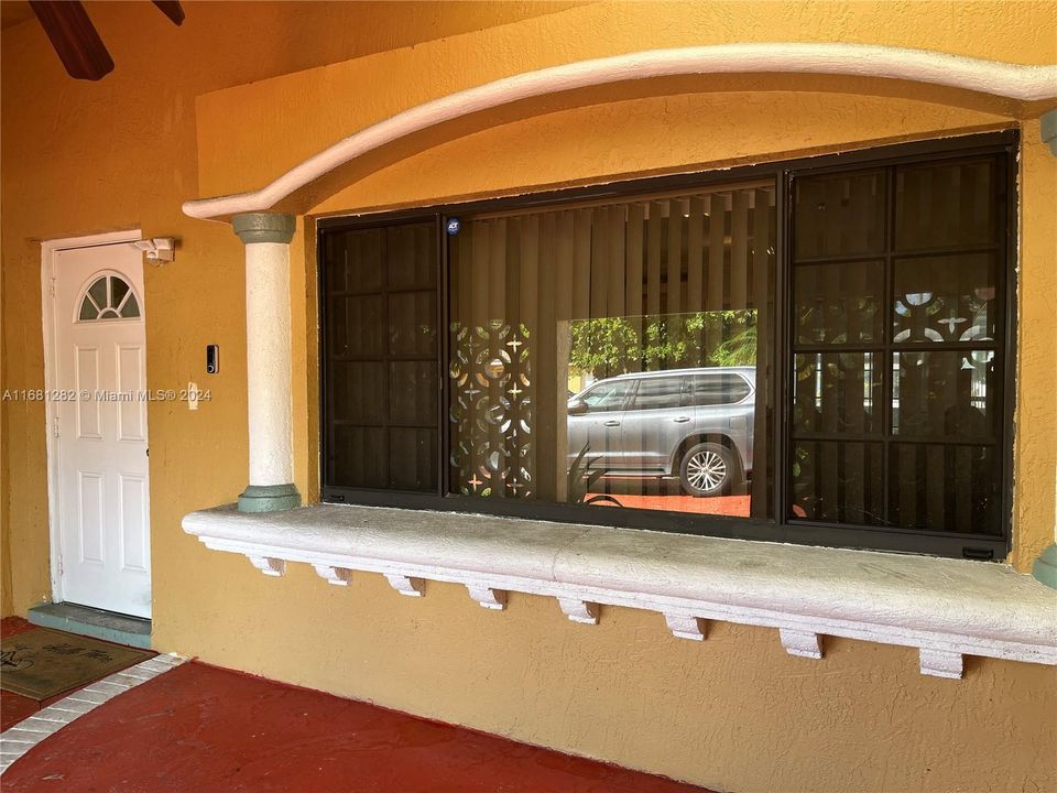 En Venta: $625,000 (4 camas, 2 baños, 1586 Pies cuadrados)