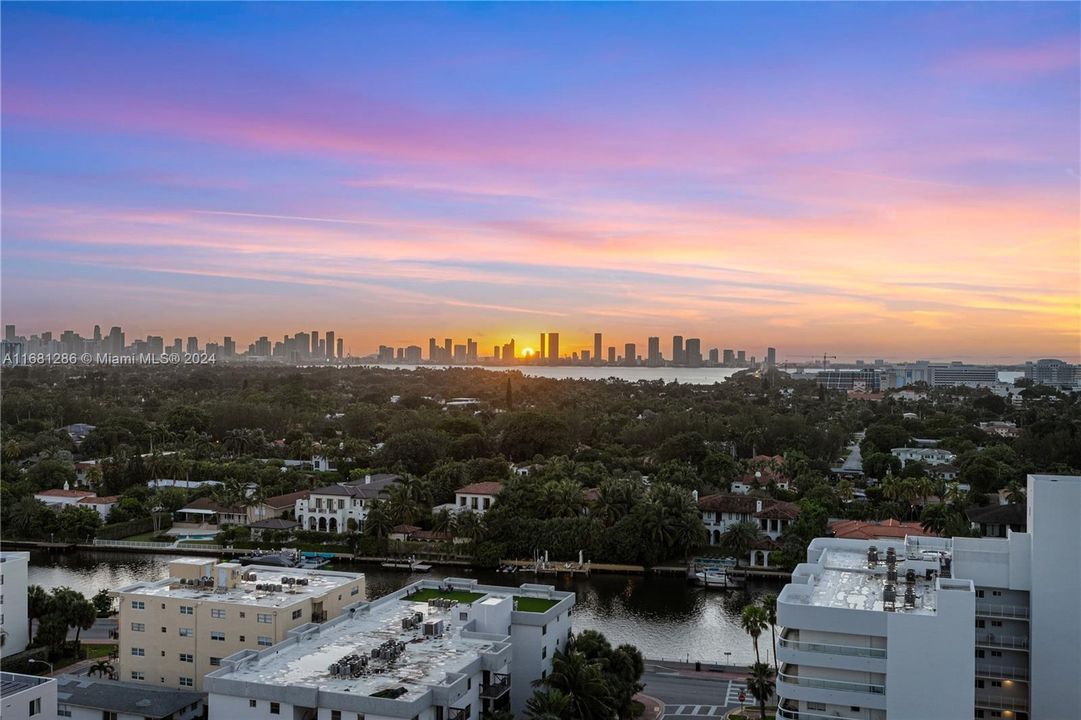 For Sale: $2,800,000 (2 beds, 2 baths, 1421 Square Feet)