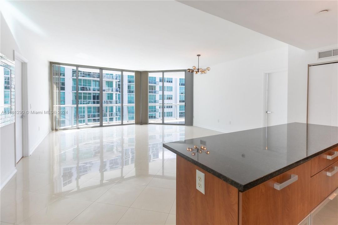 For Sale: $699,000 (2 beds, 2 baths, 1432 Square Feet)