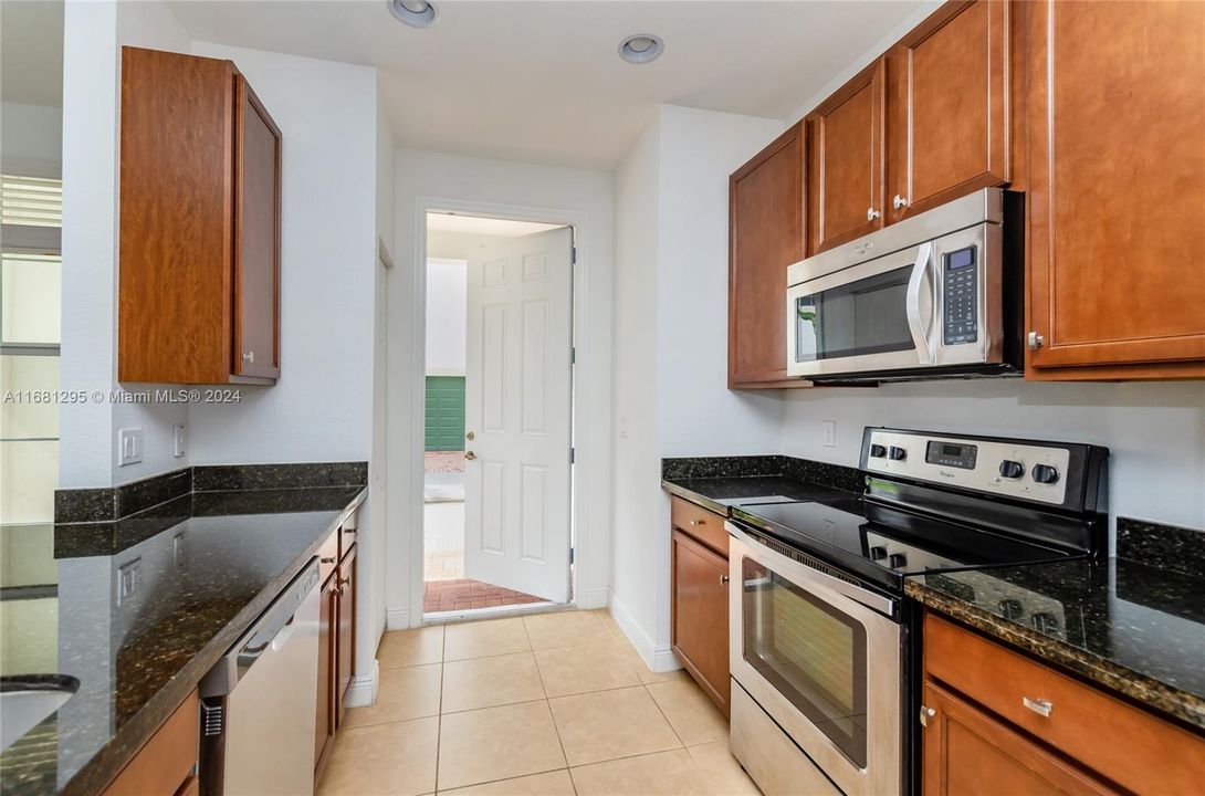 Active With Contract: $3,400 (3 beds, 2 baths, 1743 Square Feet)