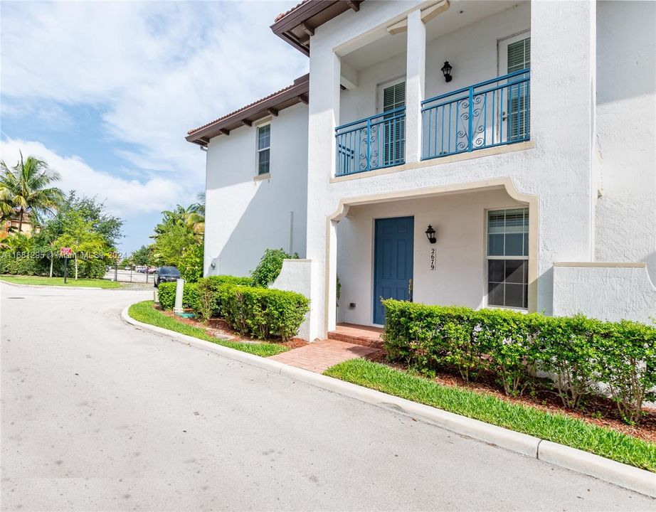 Active With Contract: $3,400 (3 beds, 2 baths, 1743 Square Feet)