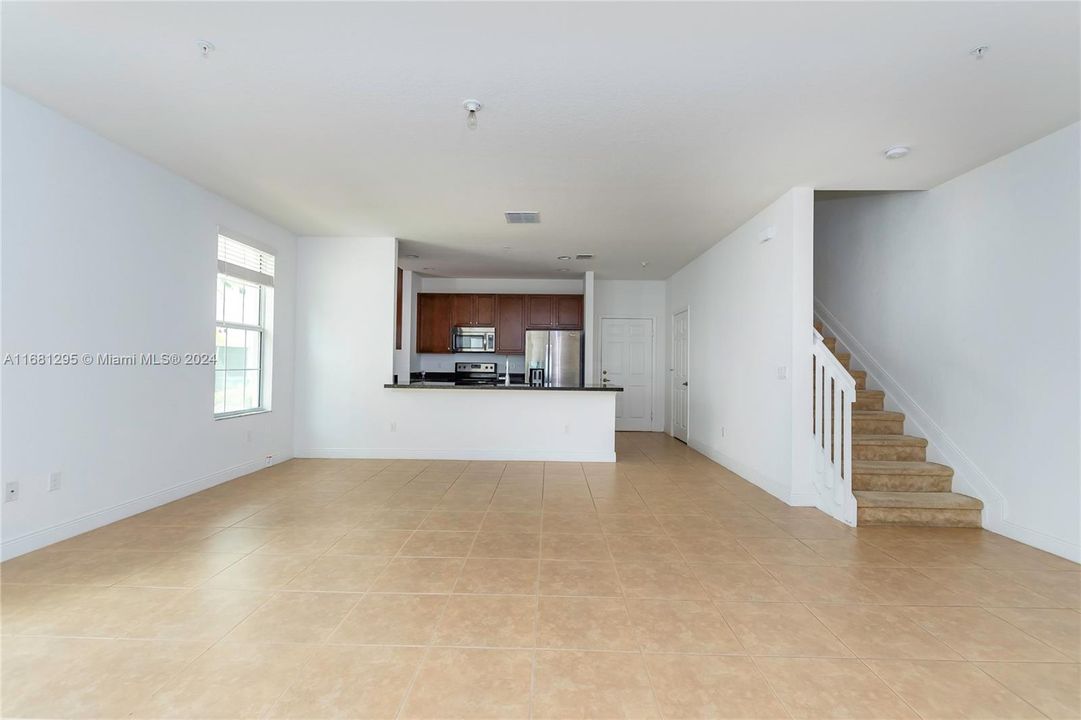 Active With Contract: $3,400 (3 beds, 2 baths, 1743 Square Feet)