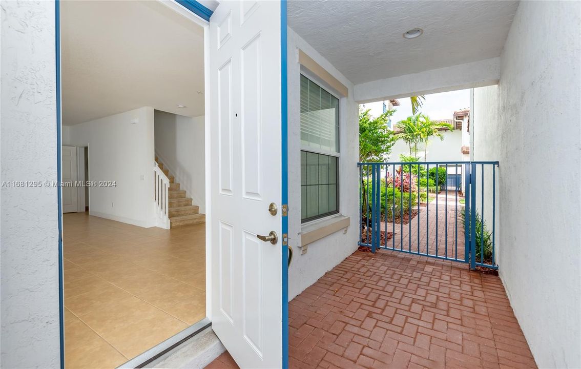 Active With Contract: $3,400 (3 beds, 2 baths, 1743 Square Feet)