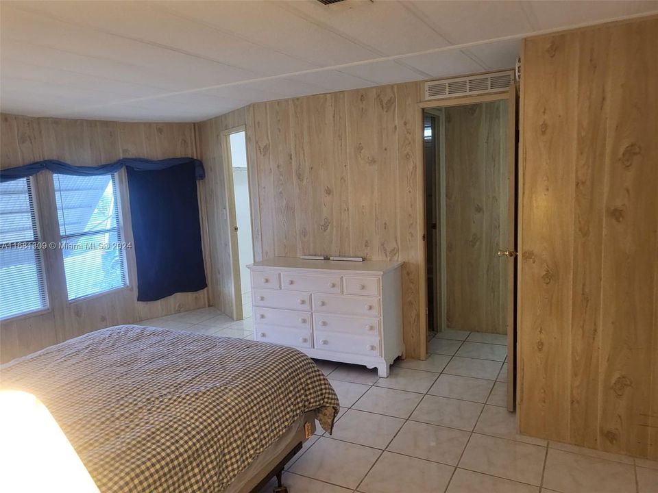 For Sale: $75,000 (3 beds, 2 baths, 11560 Square Feet)