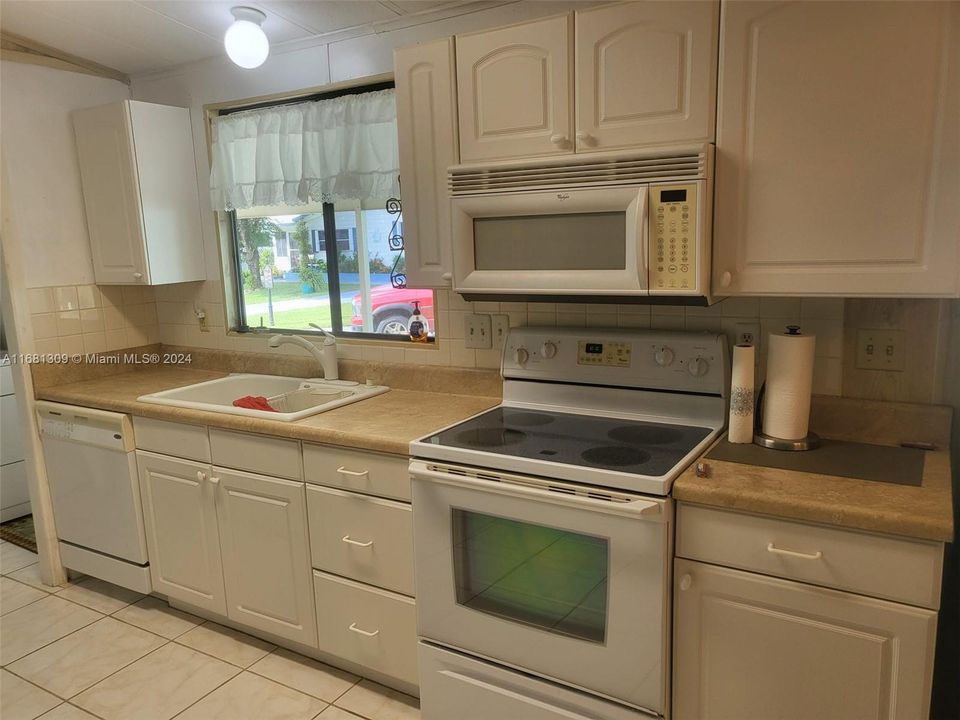 For Sale: $75,000 (3 beds, 2 baths, 11560 Square Feet)