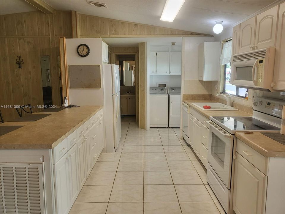 For Sale: $75,000 (3 beds, 2 baths, 11560 Square Feet)