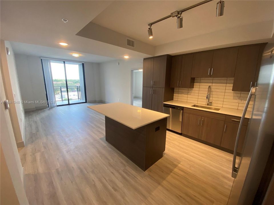 For Rent: $3,763 (3 beds, 3 baths, 1398 Square Feet)