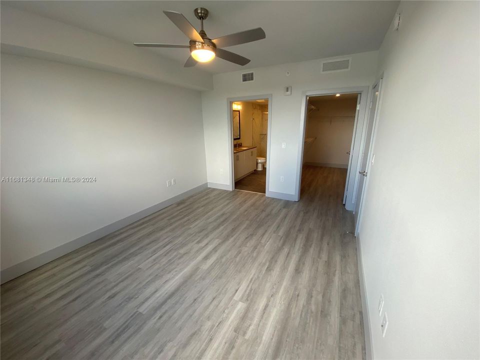 For Rent: $3,763 (3 beds, 3 baths, 1398 Square Feet)