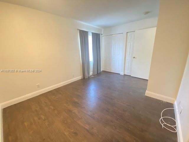 For Rent: $2,625 (2 beds, 1 baths, 906 Square Feet)