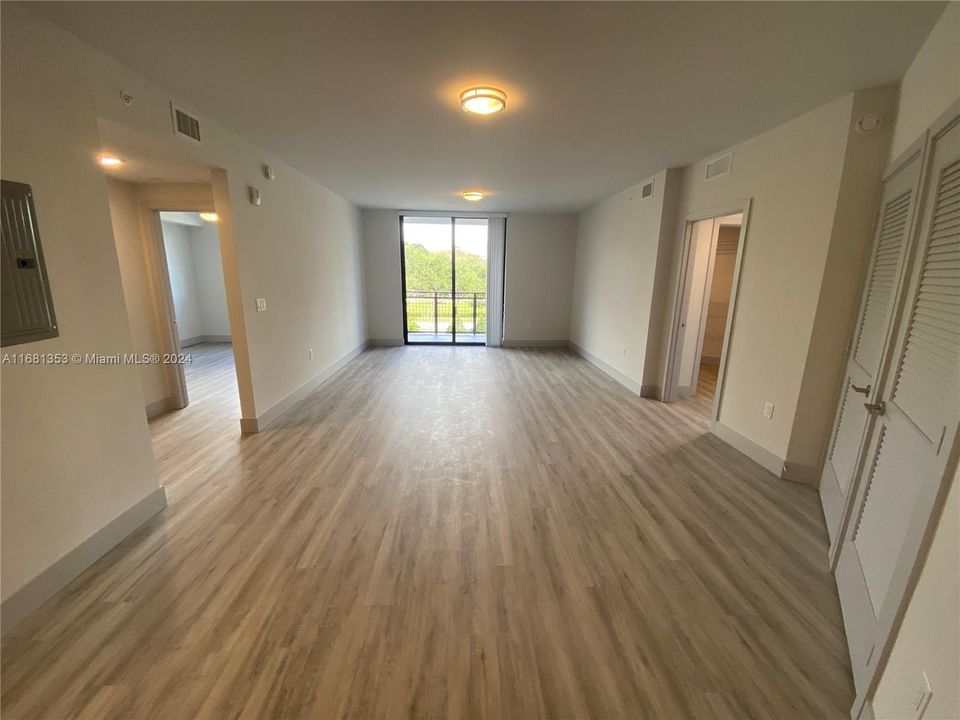 For Rent: $3,155 (2 beds, 2 baths, 1292 Square Feet)