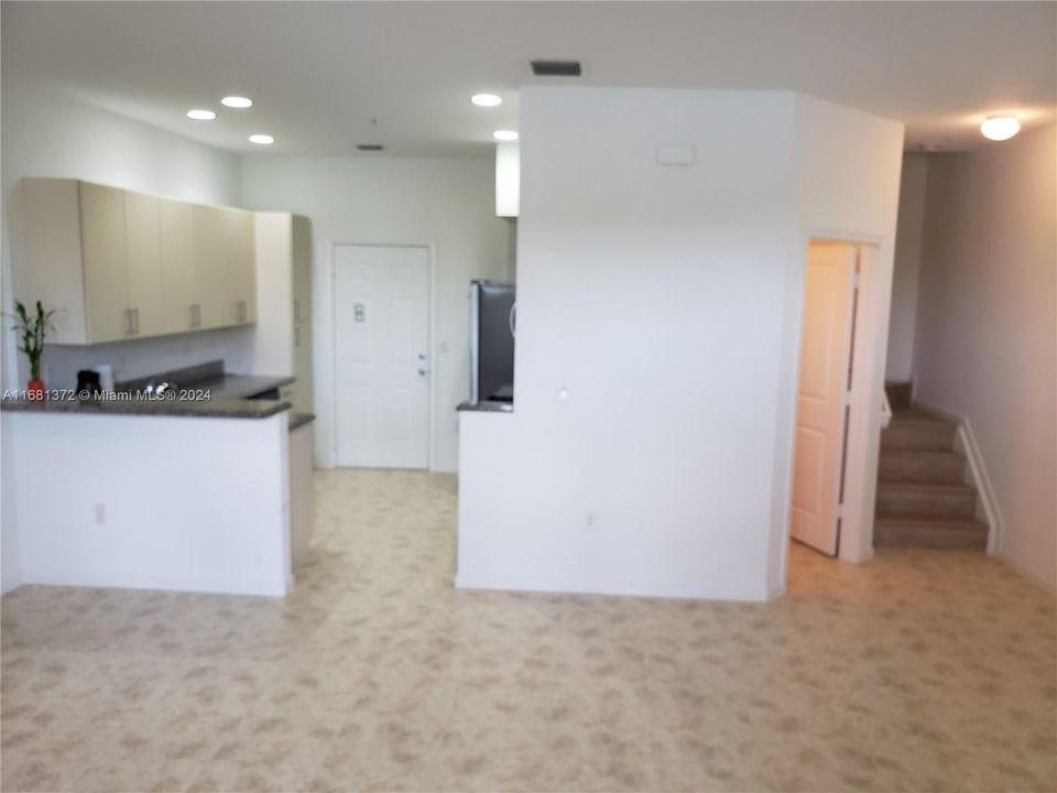 For Rent: $3,400 (3 beds, 2 baths, 1628 Square Feet)