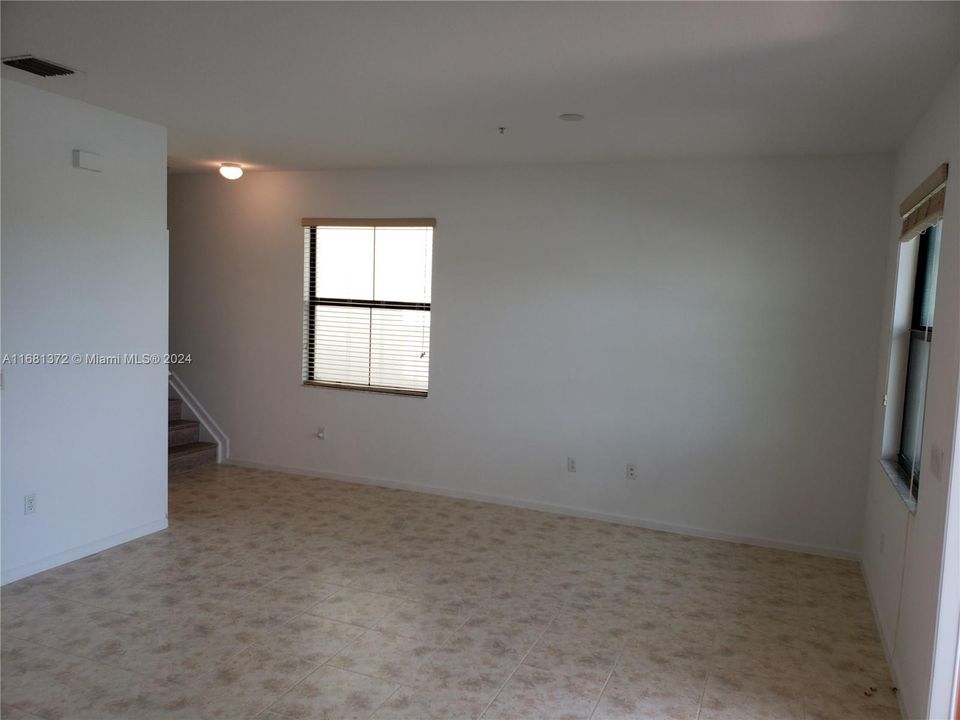 For Rent: $3,400 (3 beds, 2 baths, 1628 Square Feet)