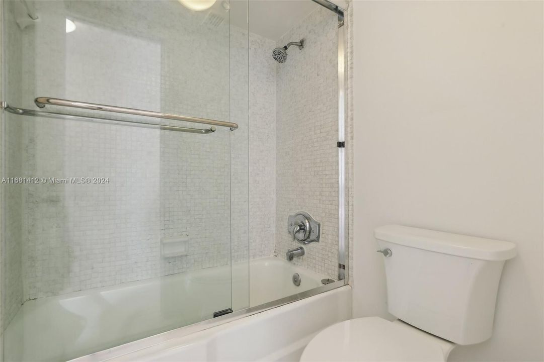 For Sale: $775,000 (2 beds, 2 baths, 1325 Square Feet)