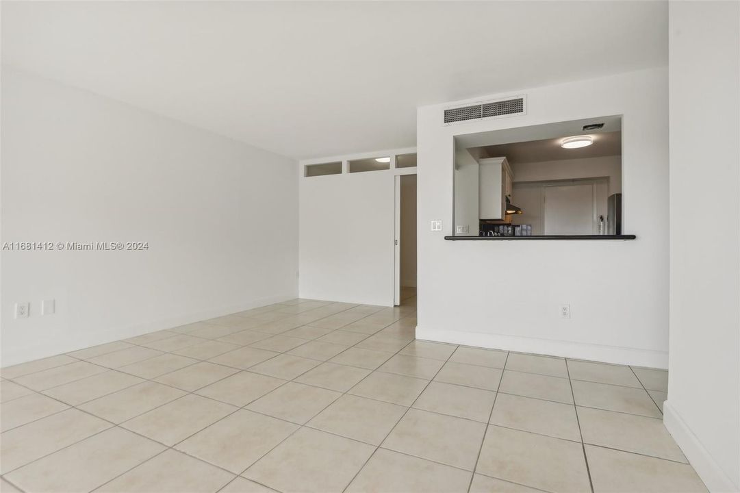 For Sale: $775,000 (2 beds, 2 baths, 1325 Square Feet)