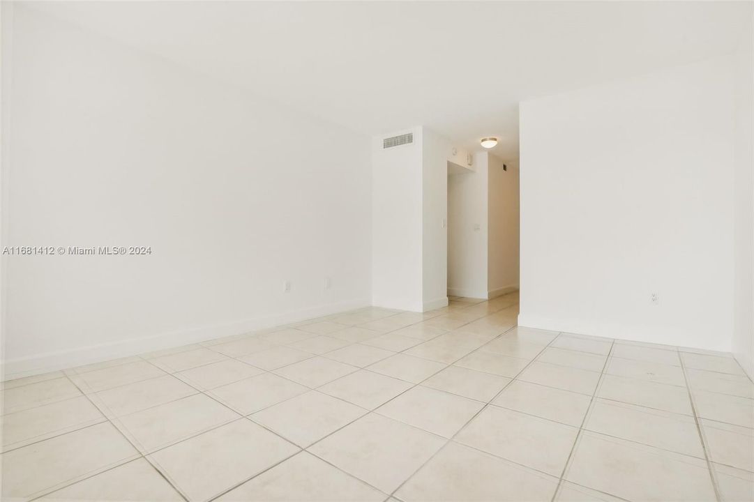 For Sale: $775,000 (2 beds, 2 baths, 1325 Square Feet)