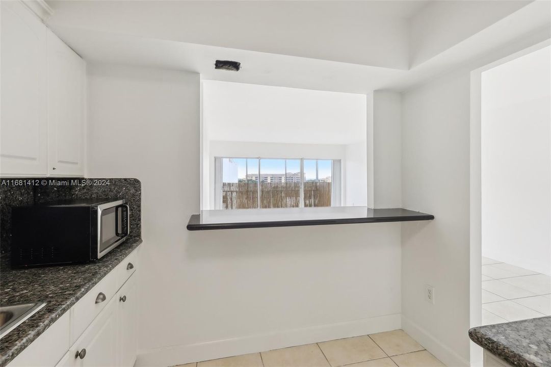 For Sale: $775,000 (2 beds, 2 baths, 1325 Square Feet)