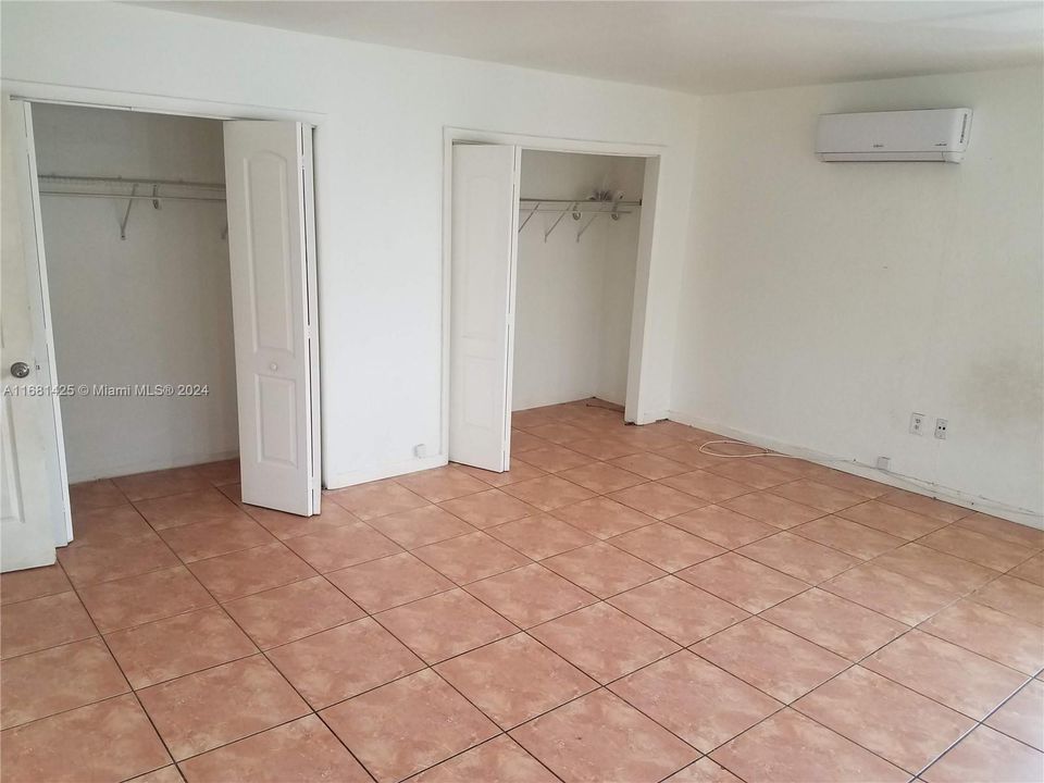 For Rent: $1,500 (1 beds, 1 baths, 740 Square Feet)