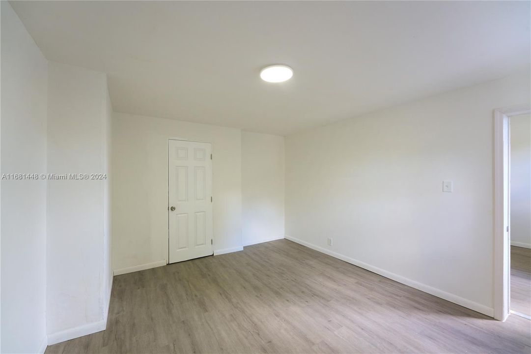 For Rent: $1,800 (1 beds, 1 baths, 450 Square Feet)