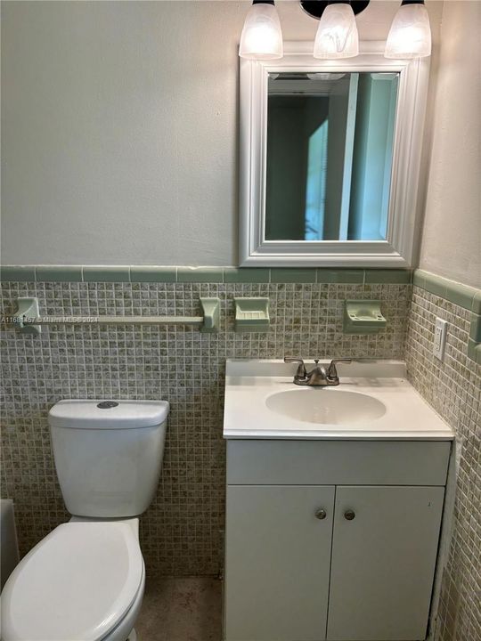 2nd Full Bathroom