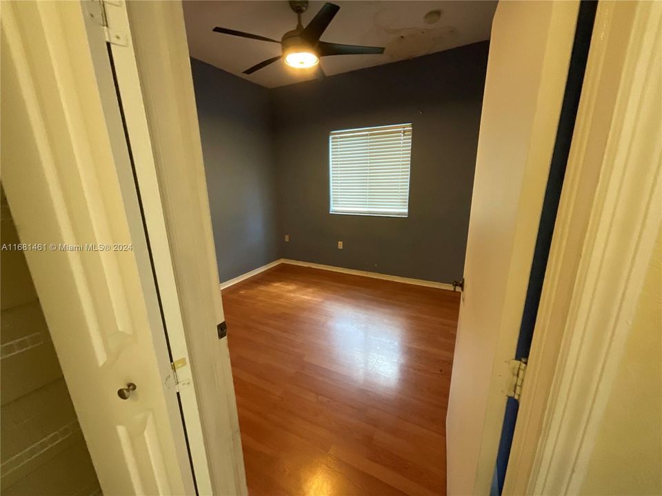 For Sale: $230,000 (2 beds, 2 baths, 898 Square Feet)