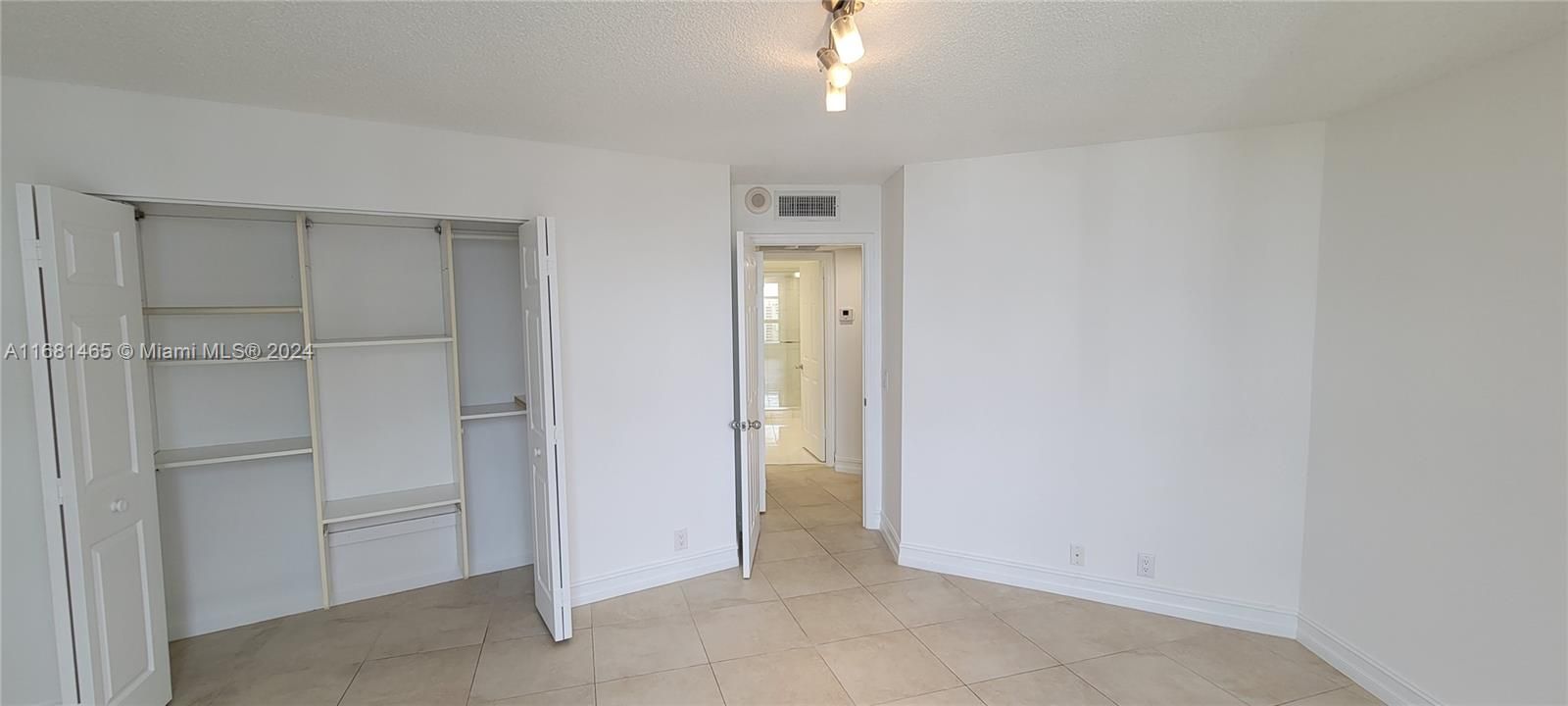 For Sale: $540,000 (2 beds, 2 baths, 1353 Square Feet)