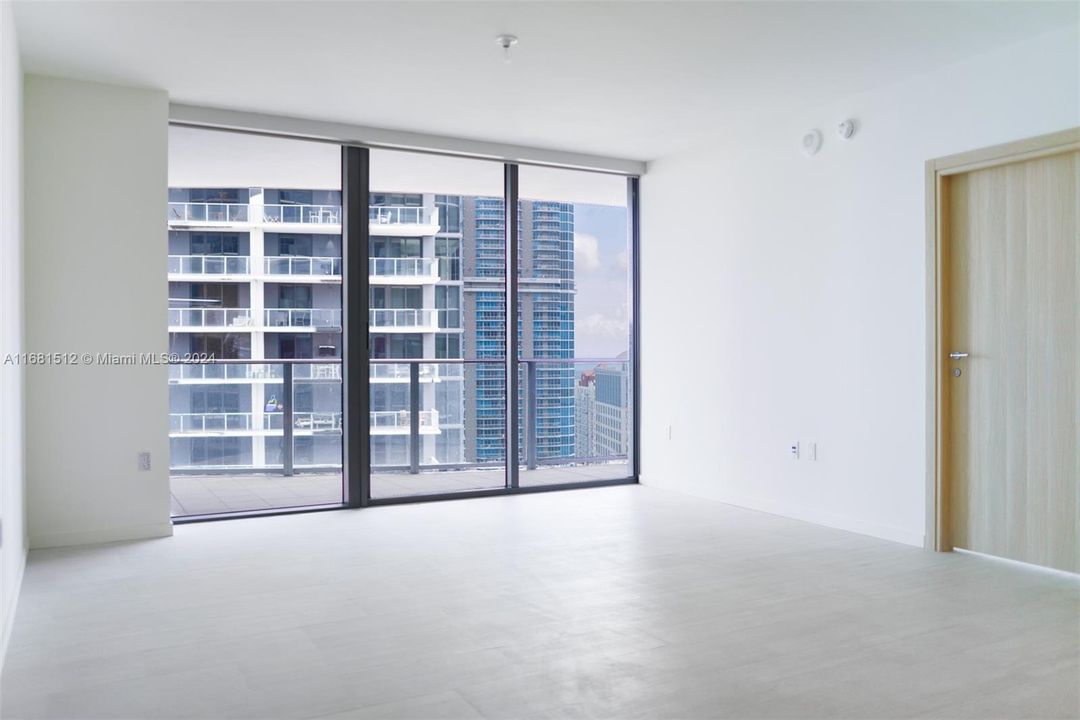 For Sale: $1,120,000 (1 beds, 2 baths, 1107 Square Feet)