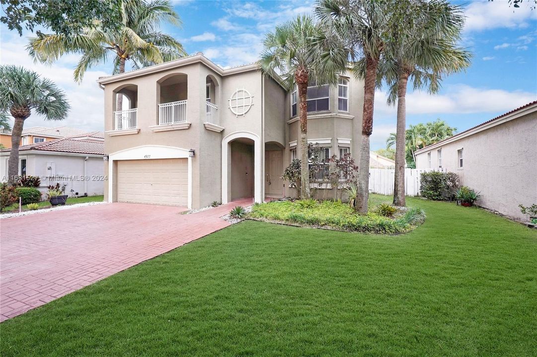 Active With Contract: $484,900 (5 beds, 2 baths, 3184 Square Feet)