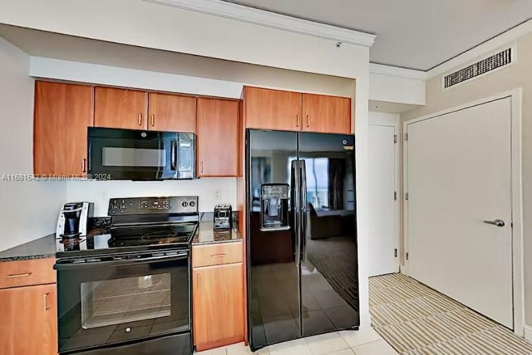 For Sale: $790,000 (1 beds, 1 baths, 1021 Square Feet)