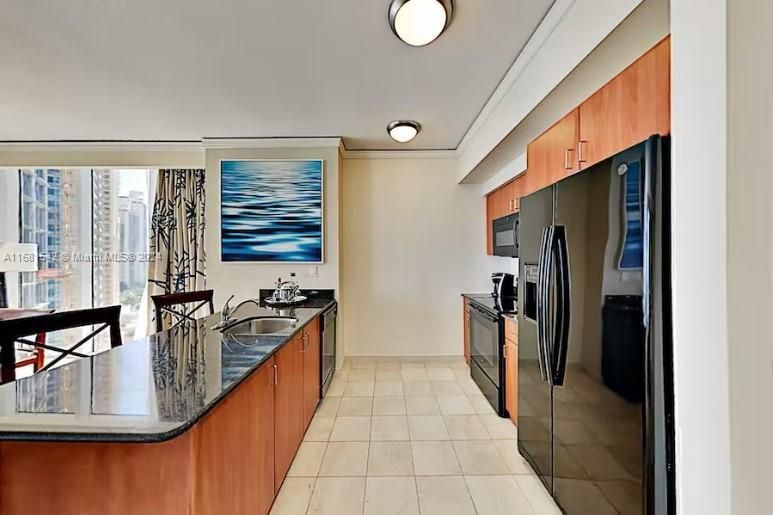 For Sale: $790,000 (1 beds, 1 baths, 1021 Square Feet)