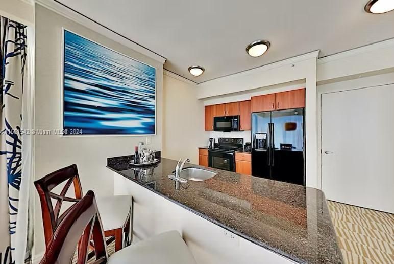 For Sale: $790,000 (1 beds, 1 baths, 1021 Square Feet)