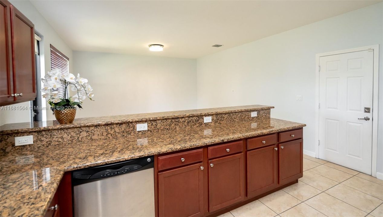 For Sale: $680,000 (4 beds, 2 baths, 2557 Square Feet)