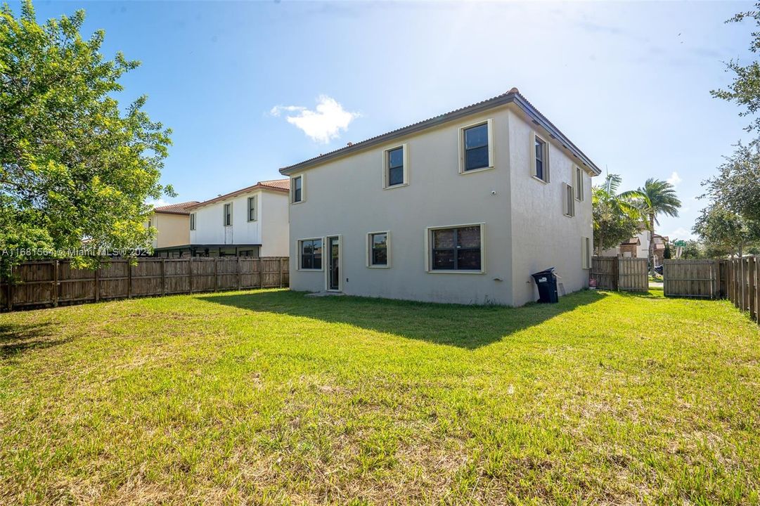 For Sale: $680,000 (4 beds, 2 baths, 2557 Square Feet)