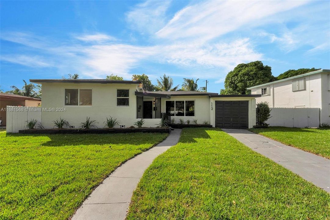 For Sale: $725,000 (3 beds, 2 baths, 1667 Square Feet)