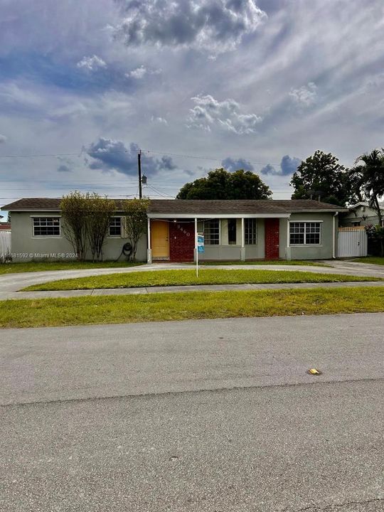 For Sale: $674,900 (3 beds, 2 baths, 1747 Square Feet)