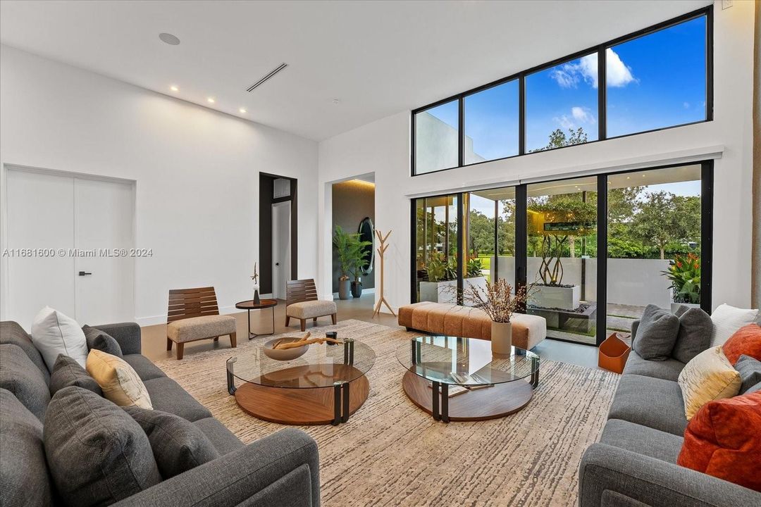 For Sale: $3,695,000 (5 beds, 5 baths, 4981 Square Feet)