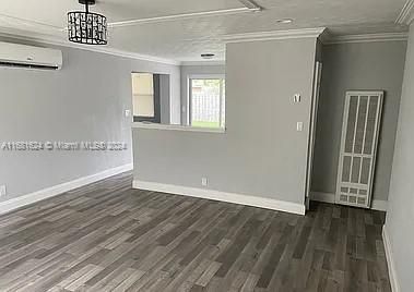 For Sale: $449,900 (2 beds, 1 baths, 893 Square Feet)