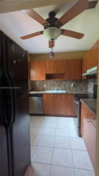 For Rent: $2,700 (3 beds, 2 baths, 1104 Square Feet)