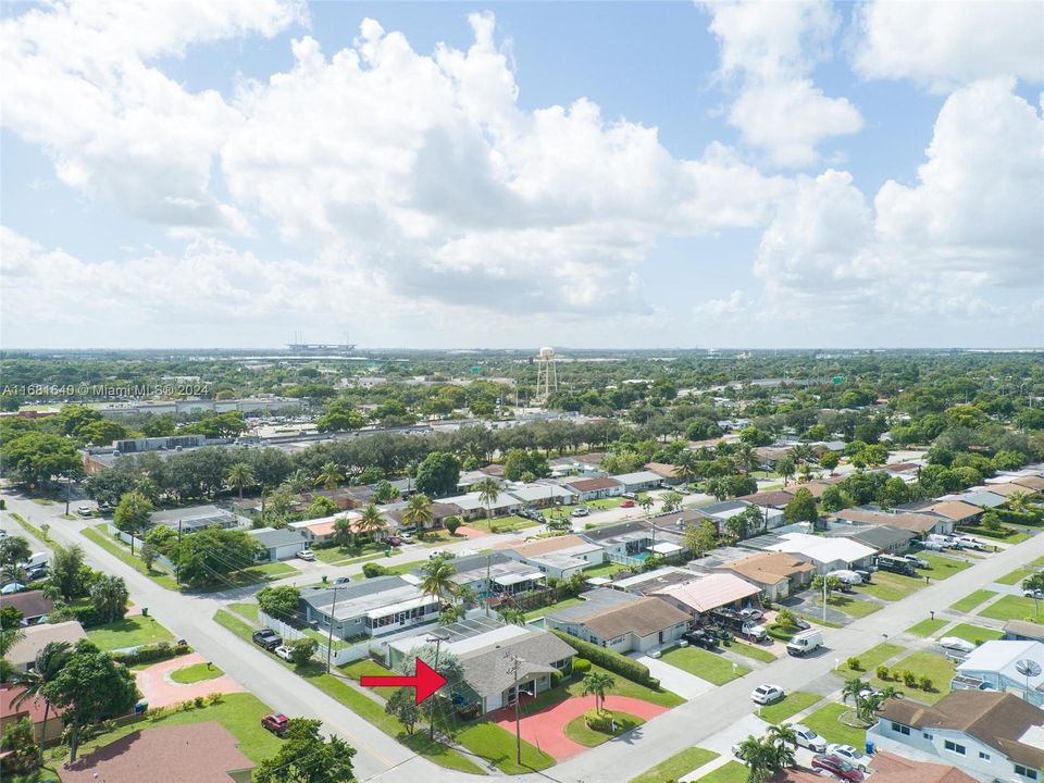 Active With Contract: $565,000 (3 beds, 2 baths, 1476 Square Feet)