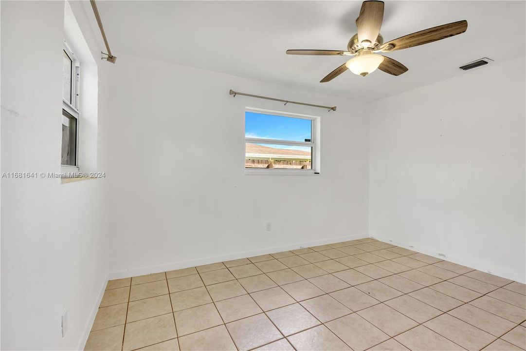 Active With Contract: $2,900 (3 beds, 2 baths, 1458 Square Feet)