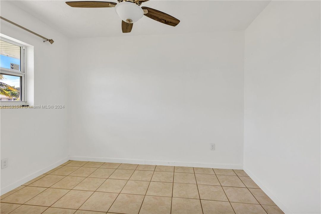 Active With Contract: $2,900 (3 beds, 2 baths, 1458 Square Feet)