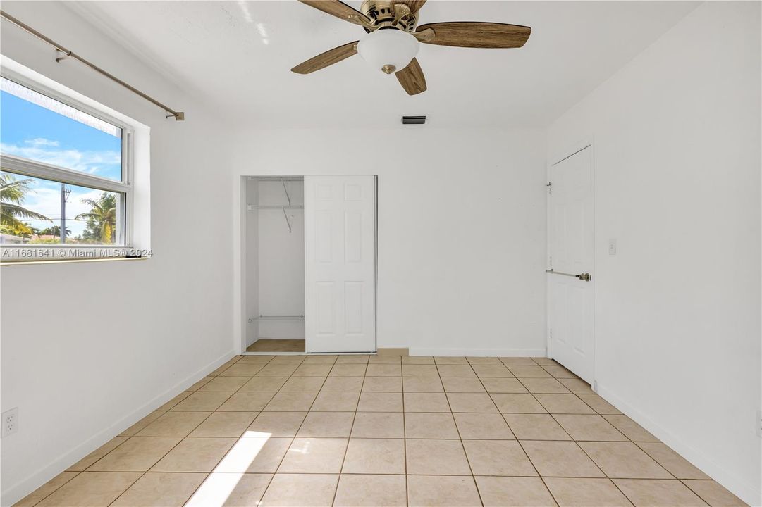 Active With Contract: $2,900 (3 beds, 2 baths, 1458 Square Feet)