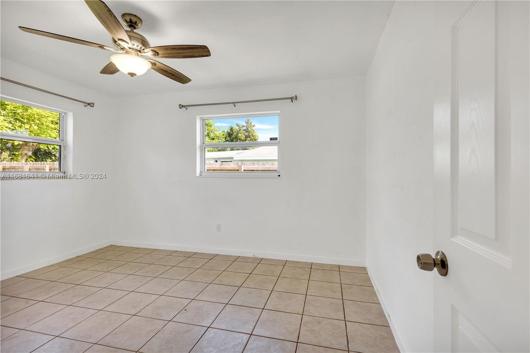 Active With Contract: $2,900 (3 beds, 2 baths, 1458 Square Feet)