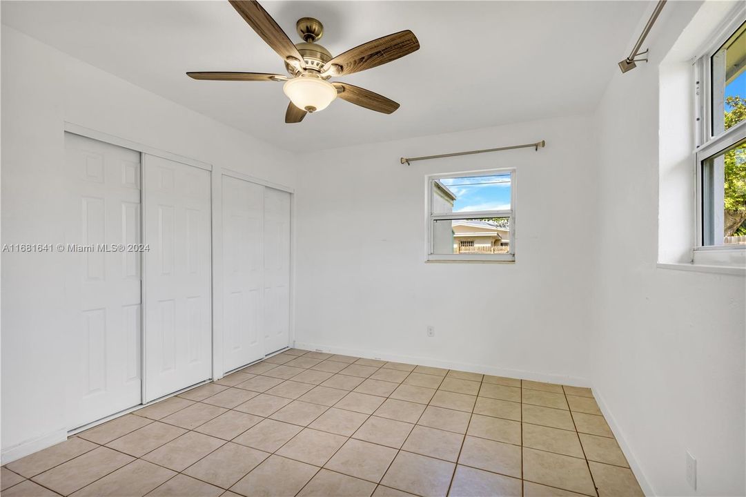 Active With Contract: $2,900 (3 beds, 2 baths, 1458 Square Feet)