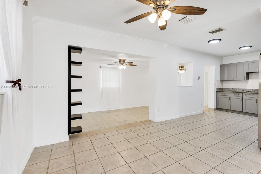 Active With Contract: $2,900 (3 beds, 2 baths, 1458 Square Feet)