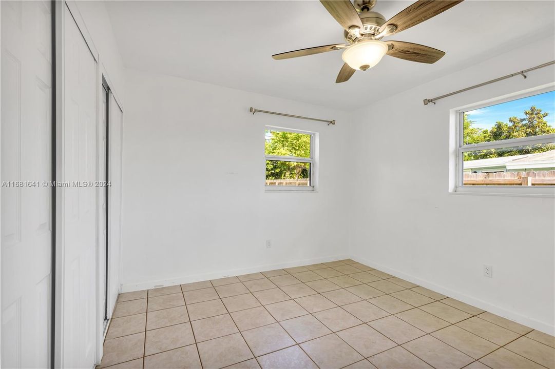 Active With Contract: $2,900 (3 beds, 2 baths, 1458 Square Feet)