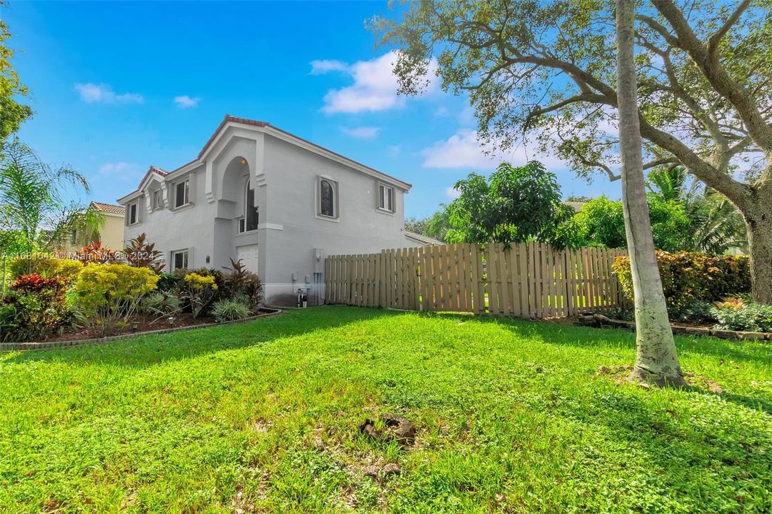 For Sale: $785,000 (3 beds, 2 baths, 2108 Square Feet)