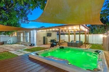 En Venta: $1,799,000 (5 camas, 4 baños, 2185 Pies cuadrados)