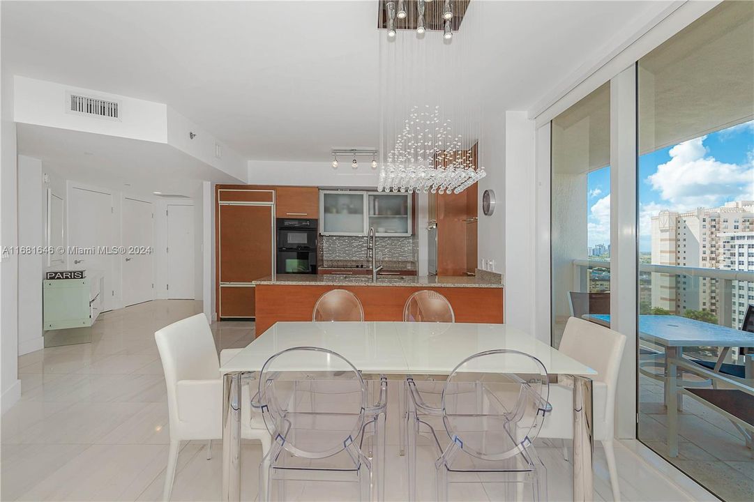 For Sale: $1,195,000 (2 beds, 2 baths, 1458 Square Feet)