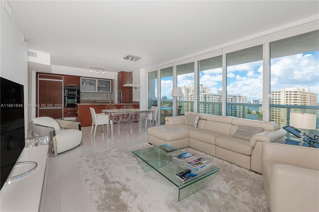 For Sale: $1,195,000 (2 beds, 2 baths, 1458 Square Feet)